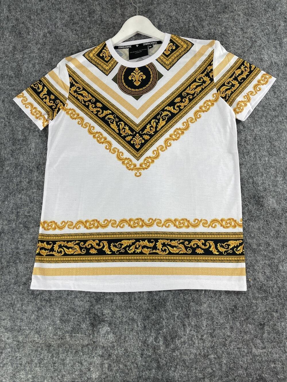 CRIMINAL DAMAGE Shirt Mens Large Tee Baroque White Short Sleeve Crew Neck N141